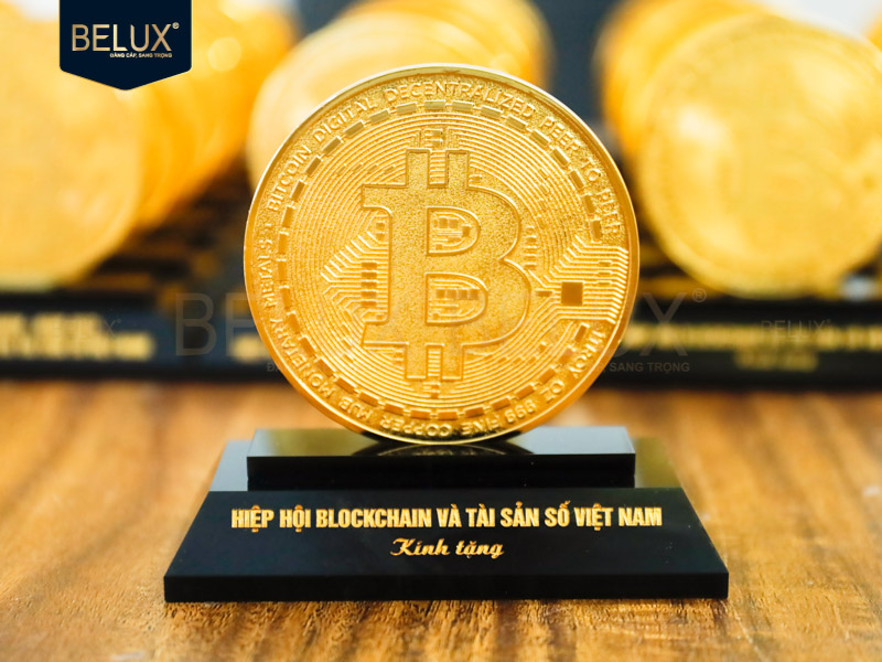 Lô 100 đồng Bitcoin cao 11cm bằng đồng mạ vàng 24k thiết kế theo yêu cầu